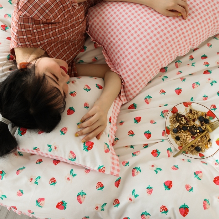 91家纺网 家纺一手货源 找家纺 澳萝拉 2020新款13372全棉花边碎花款四件套 甜心草莓