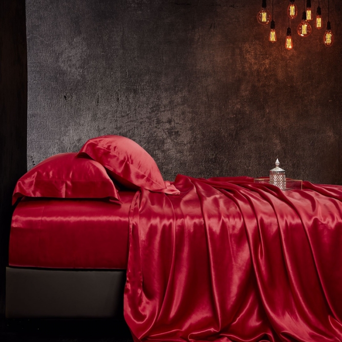 91家纺网 家纺一手货源 找家纺 威克凯丽 2021新款素色真丝四件套 大红