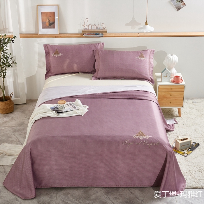 91家纺网 家纺一手货源 找家纺 威克凯丽 2021新款绣花款竹语天丝软凉席 爱丁堡-玛雅红