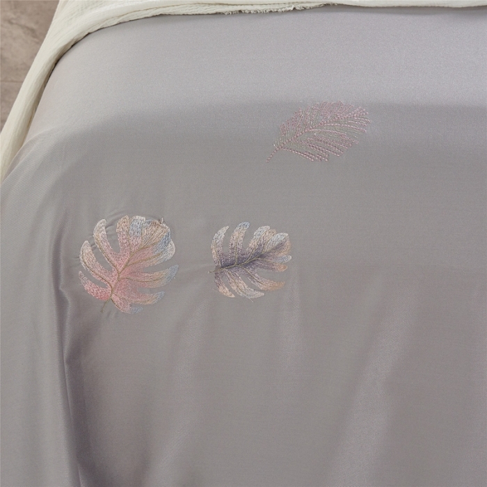 91家纺网 家纺一手货源 找家纺 威克凯丽 2021新款绣花款竹语天丝软凉席 容音竹-气质灰