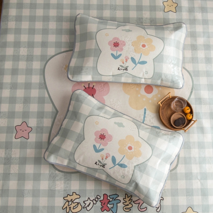 91家纺网 家纺一手货源 找家纺 同田家纺 网供2020新款数码大版印花卡通二次元冰丝三明治凉席 格子花