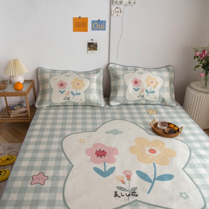 91家纺网 家纺一手货源 找家纺 同田家纺 网供2020新款数码大版印花卡通二次元冰丝三明治凉席 格子花