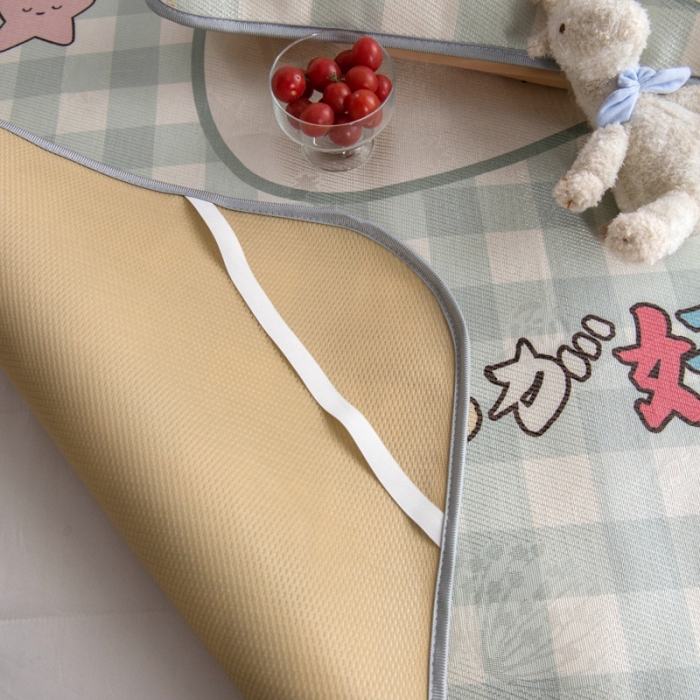 91家纺网 家纺一手货源 找家纺 同田家纺 网供2020新款数码大版印花卡通二次元冰丝三明治凉席 格子花