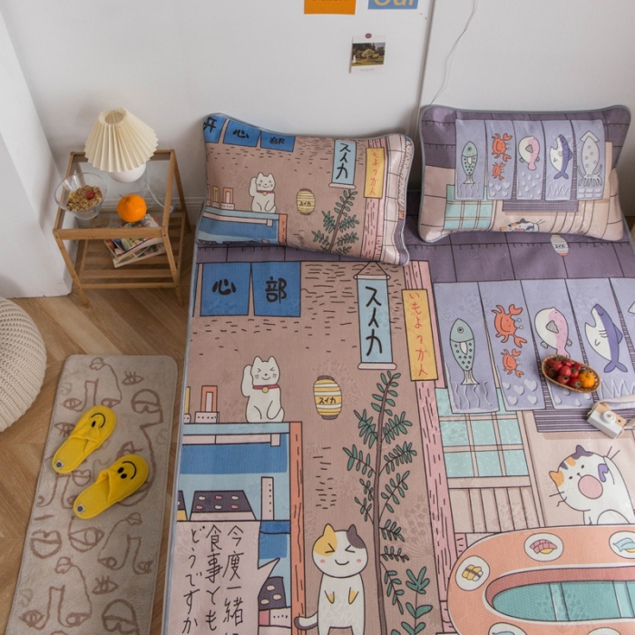 91家纺网 家纺一手货源 找家纺 同田家纺 网供2020新款数码大版印花卡通二次元冰丝三明治凉席 猫咪之家