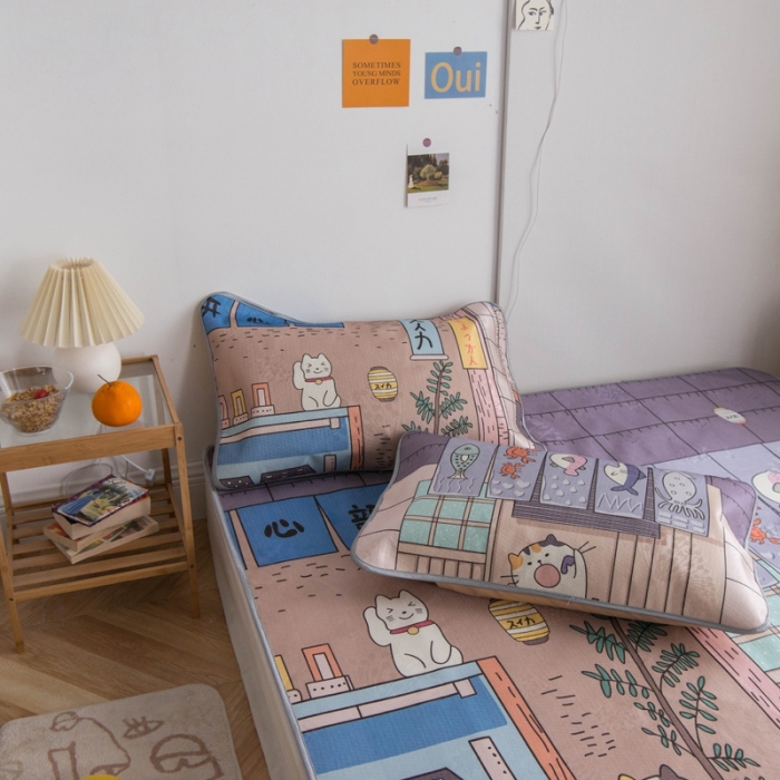 91家纺网 家纺一手货源 找家纺 同田家纺 网供2020新款数码大版印花卡通二次元冰丝三明治凉席 猫咪之家