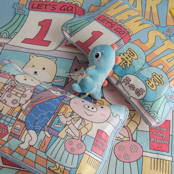 91家纺网 家纺一手货源 找家纺 同田家纺 网供2020新款数码大版印花卡通二次元冰丝三明治凉席 幸运之初