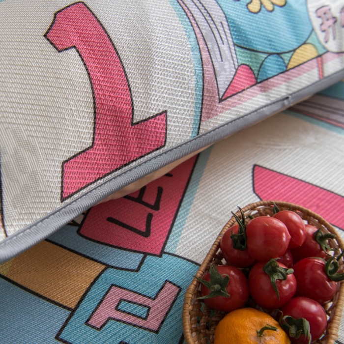 91家纺网 家纺一手货源 找家纺 同田家纺 网供2020新款数码大版印花卡通二次元冰丝三明治凉席 幸运之初