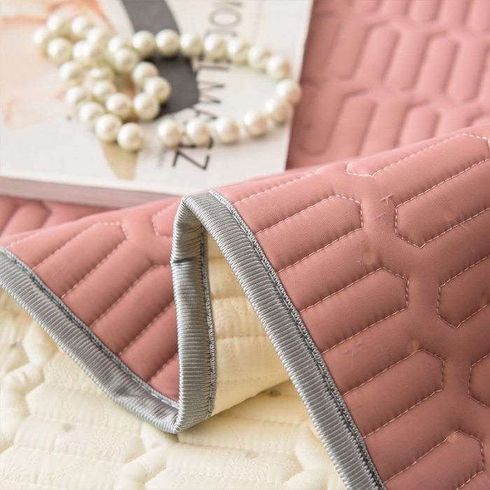 91家纺网 家纺一手货源 找家纺 威克凯丽 2021新款凉感丝纯色乳胶凉席 海纳豆沙