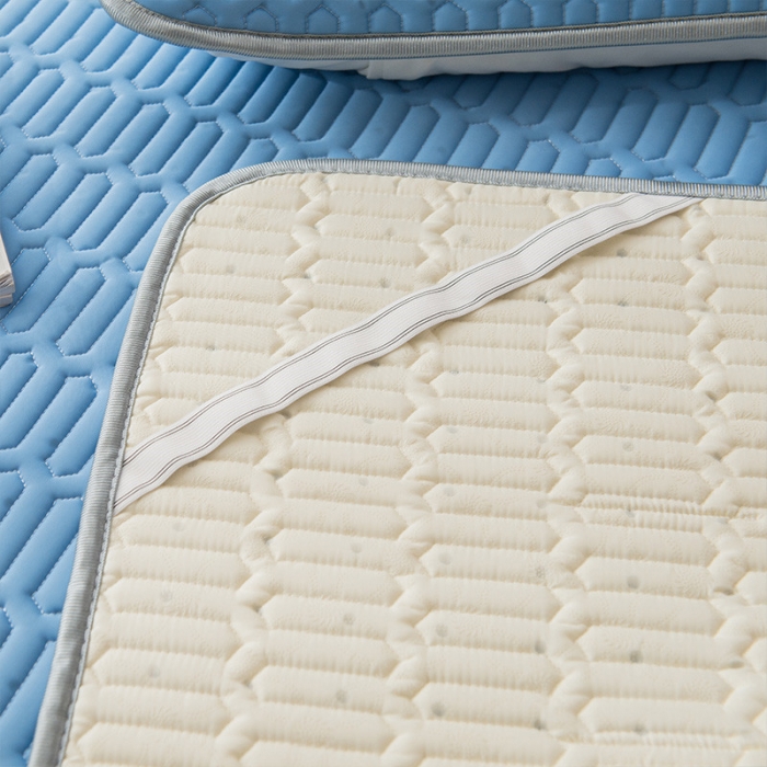 91家纺网 家纺一手货源 找家纺 威克凯丽 2021新款凉感丝纯色乳胶凉席 海纳湖蓝