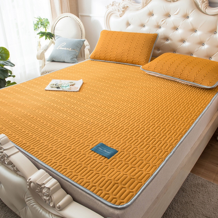 91家纺网 家纺一手货源 找家纺 威克凯丽 2021新款凉感丝纯色乳胶凉席 海纳姜黄