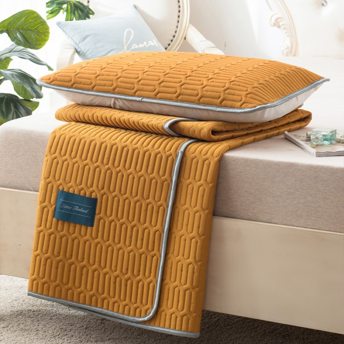 91家纺网 家纺一手货源 找家纺 威克凯丽 2021新款凉感丝纯色乳胶凉席 海纳姜黄