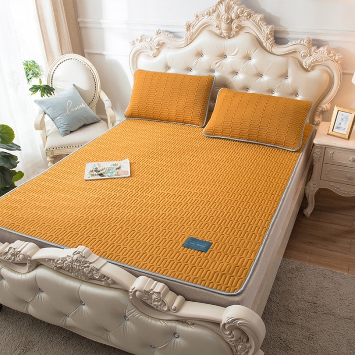 91家纺网 家纺一手货源 找家纺 威克凯丽 2021新款凉感丝纯色乳胶凉席 海纳姜黄