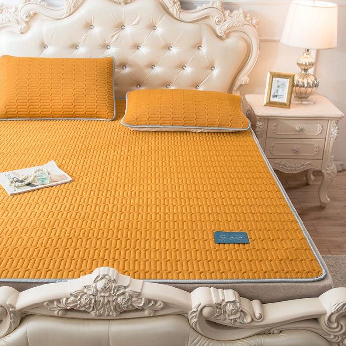 91家纺网 家纺一手货源 找家纺 威克凯丽 2021新款凉感丝纯色乳胶凉席 海纳姜黄