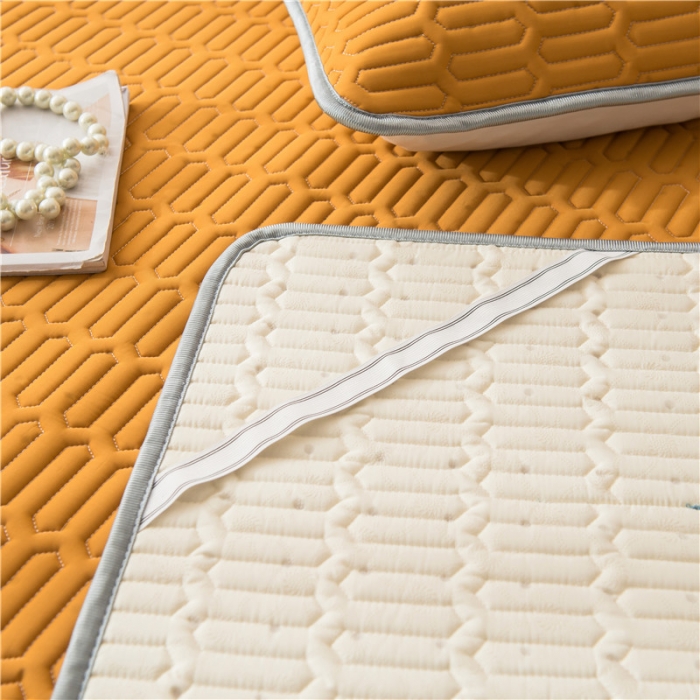 91家纺网 家纺一手货源 找家纺 威克凯丽 2021新款凉感丝纯色乳胶凉席 海纳姜黄