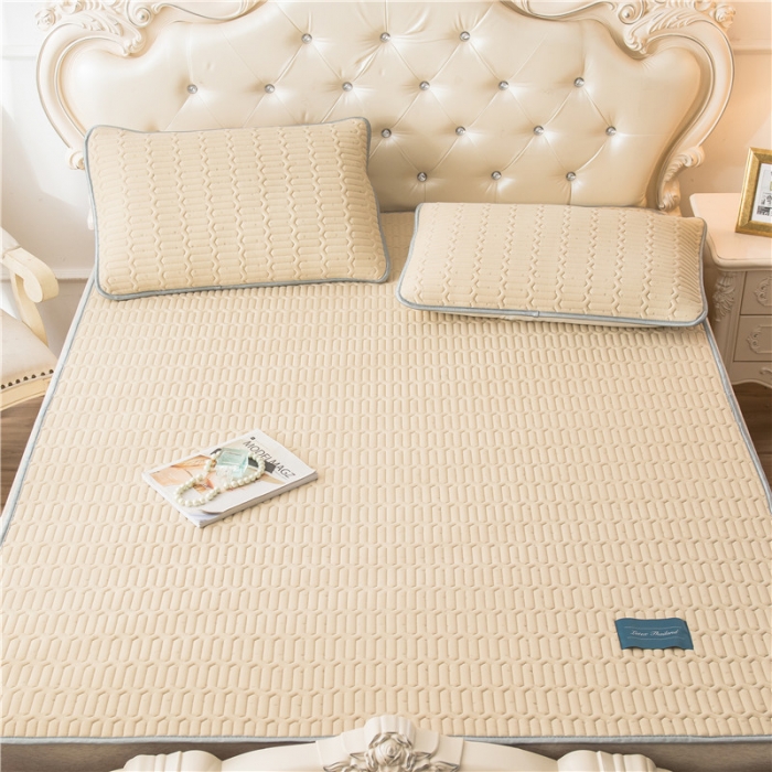 91家纺网 家纺一手货源 找家纺 威克凯丽 2021新款凉感丝纯色乳胶凉席 海纳米黄