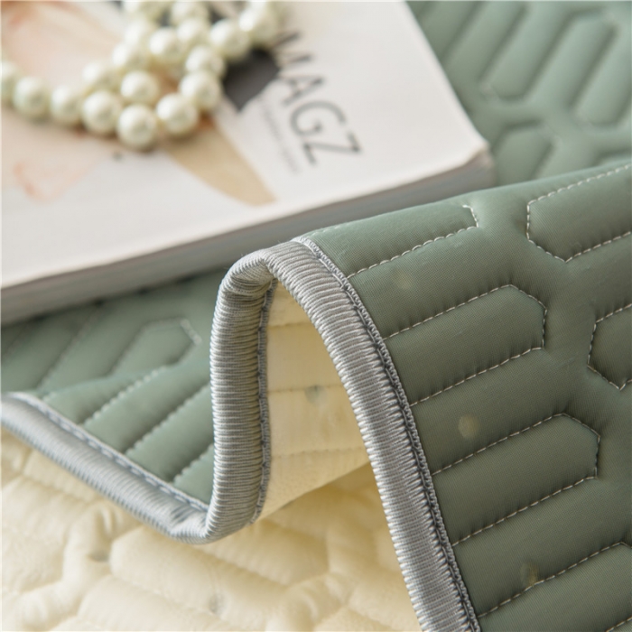 91家纺网 家纺一手货源 找家纺 威克凯丽 2021新款凉感丝纯色乳胶凉席 海纳竹绿