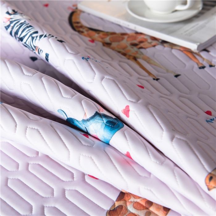 91家纺网 家纺一手货源 找家纺 威克凯丽 2021新款凉感丝印花乳胶凉席 宠乐园