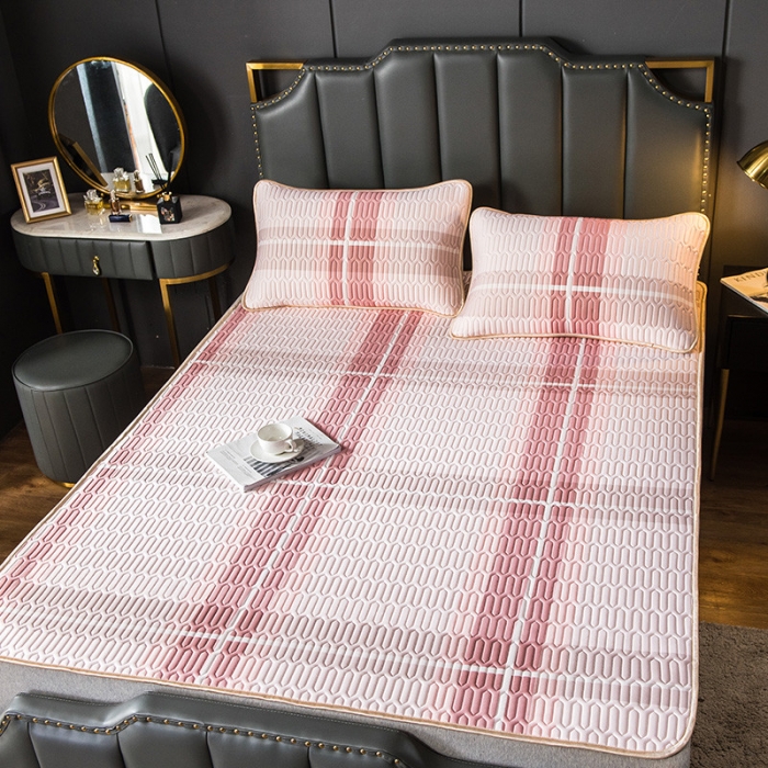 91家纺网 家纺一手货源 找家纺 威克凯丽 2021新款凉感丝印花乳胶凉席 粉大格