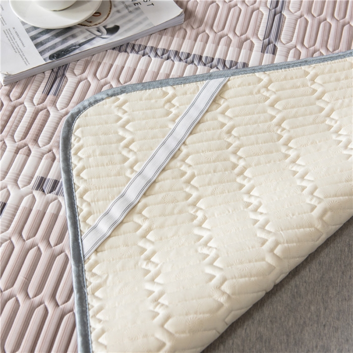 91家纺网 家纺一手货源 找家纺 威克凯丽 2021新款凉感丝印花乳胶凉席 格子-浅粉