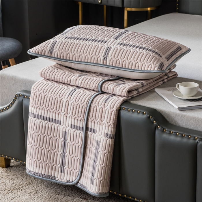 91家纺网 家纺一手货源 找家纺 威克凯丽 2021新款凉感丝印花乳胶凉席 格子-浅粉