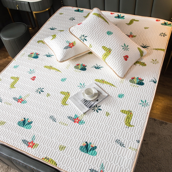 91家纺网 家纺一手货源 找家纺 威克凯丽 2021新款凉感丝印花乳胶凉席 绿恐龙