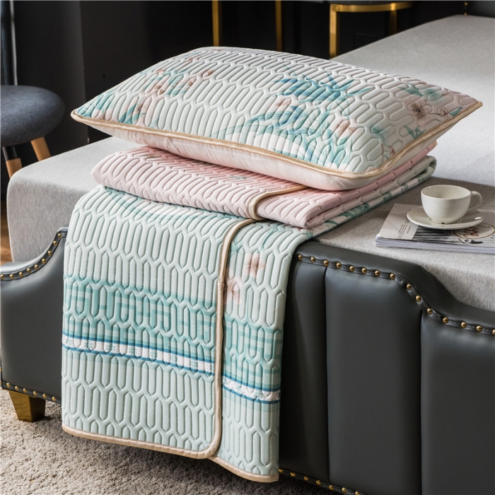 91家纺网 家纺一手货源 找家纺 威克凯丽 2021新款凉感丝印花乳胶凉席 梦竹林