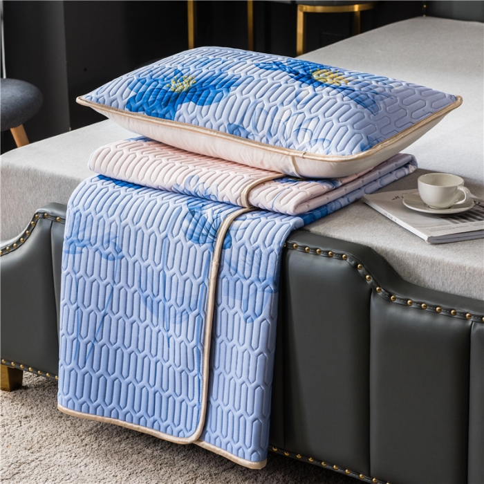 91家纺网 家纺一手货源 找家纺 威克凯丽 2021新款凉感丝印花乳胶凉席 千瓣莲-紫