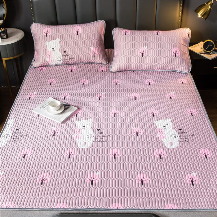 91家纺网 家纺一手货源 找家纺 威克凯丽 2021新款凉感丝印花乳胶凉席 微笑熊-粉