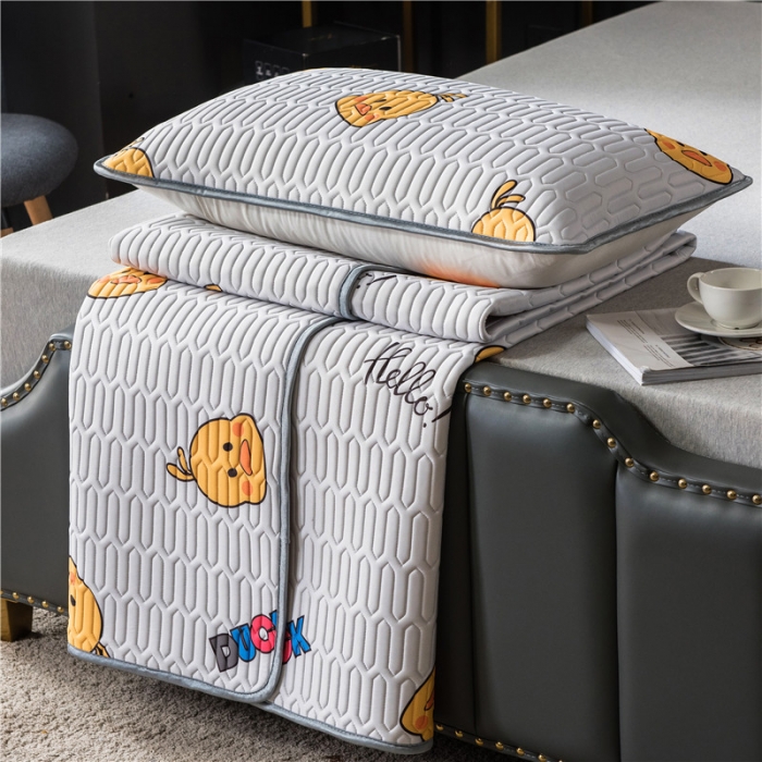 91家纺网 家纺一手货源 找家纺 威克凯丽 2021新款凉感丝印花乳胶凉席 小黄鸭-白