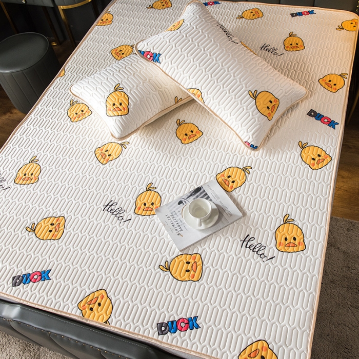 91家纺网 家纺一手货源 找家纺 威克凯丽 2021新款凉感丝印花乳胶凉席 小黄鸭-米黄