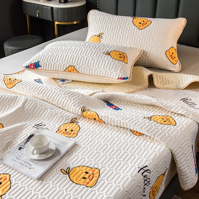 91家纺网 家纺一手货源 找家纺 威克凯丽 2021新款凉感丝印花乳胶凉席 小黄鸭-米黄