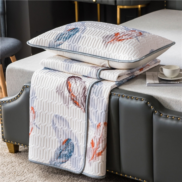 91家纺网 家纺一手货源 找家纺 威克凯丽 2021新款凉感丝印花乳胶凉席 羽翼-白