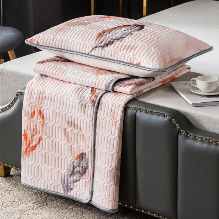 91家纺网 家纺一手货源 找家纺 威克凯丽 2021新款凉感丝印花乳胶凉席 羽翼-粉