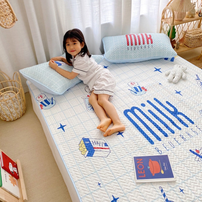 91家纺网 家纺一手货源 找家纺 萝莉家纺 数码印花水洗空调软席三件套（milk牛奶 ）