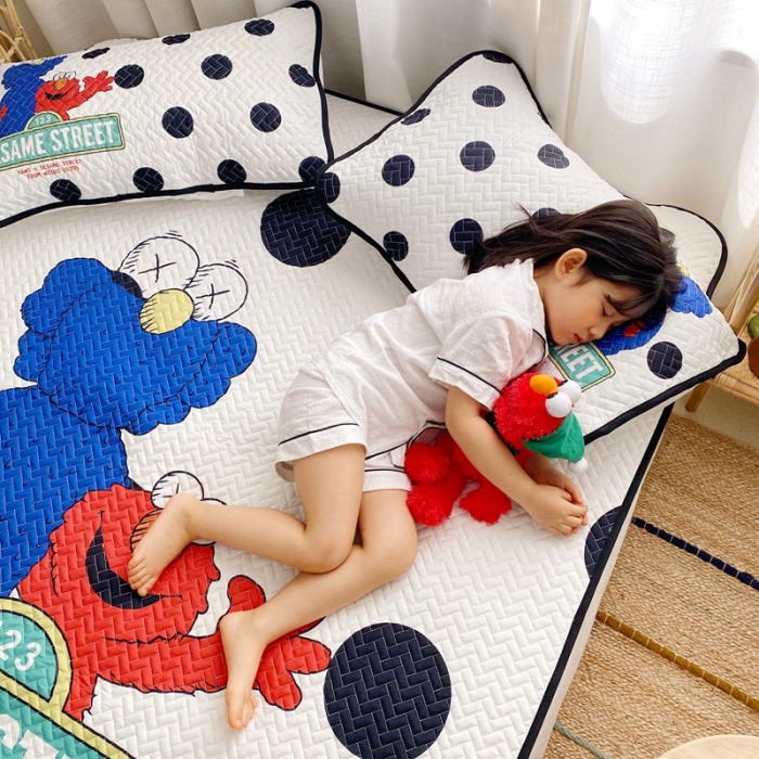 91家纺网 家纺一手货源 找家纺 萝莉家纺 数码印花水洗空调软席三件套（波点芝麻街 ）