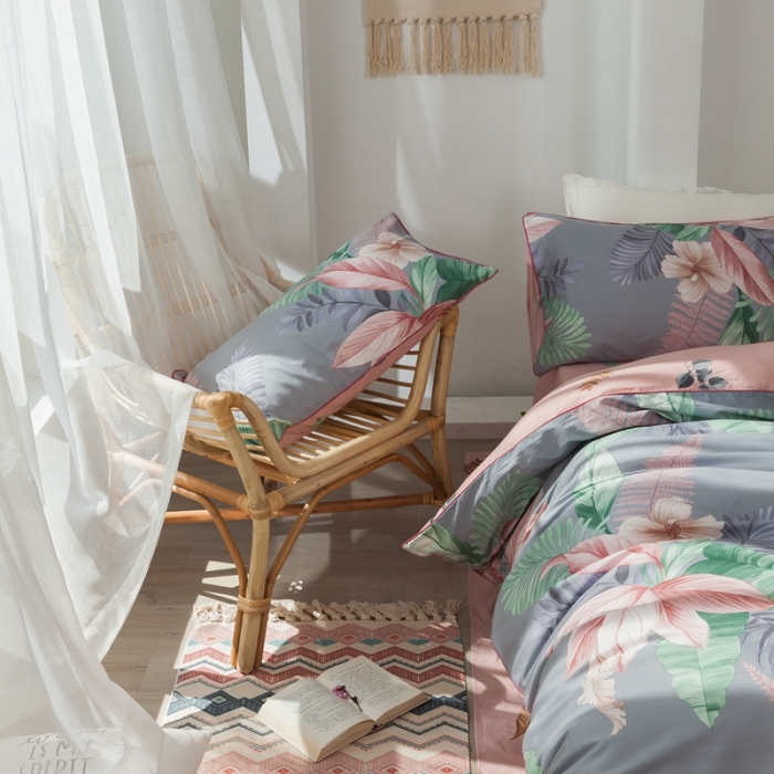 91家纺网 家纺一手货源 找家纺 星期八 2020新款全棉13372浪漫嵌条四件套系列 迷恋-灰