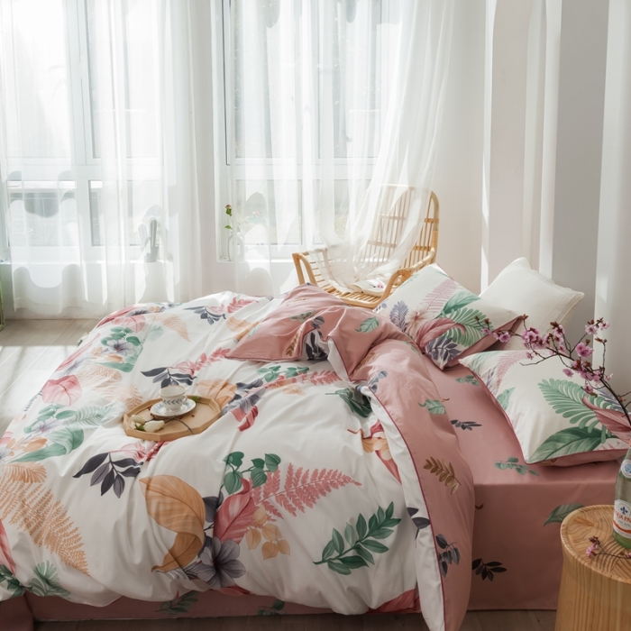 91家纺网 家纺一手货源 找家纺 星期八 2020新款全棉13372浪漫嵌条四件套系列 谜遇