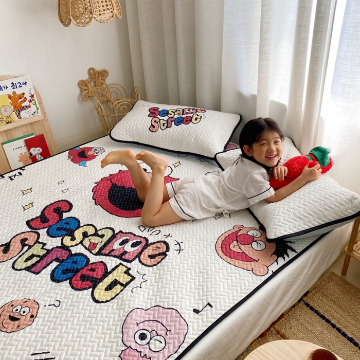 91家纺网 家纺一手货源 找家纺 萝莉家纺 数码印花水洗空调软席三件套天丝软席（欢乐芝麻街）