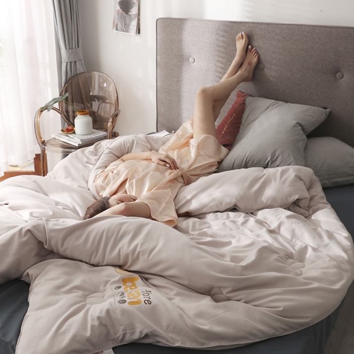 91家纺网 家纺一手货源 找家纺 暖芯纤维大豆被春秋被四季被薄被冬被学生被子母被被子被芯 卡其