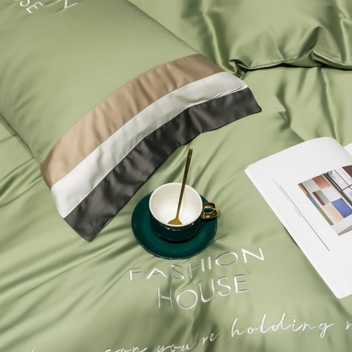 91家纺网 家纺一手货源 找家纺 爱缦 2020新款双面60S长绒棉绣花拼接款四件套 灰草绿