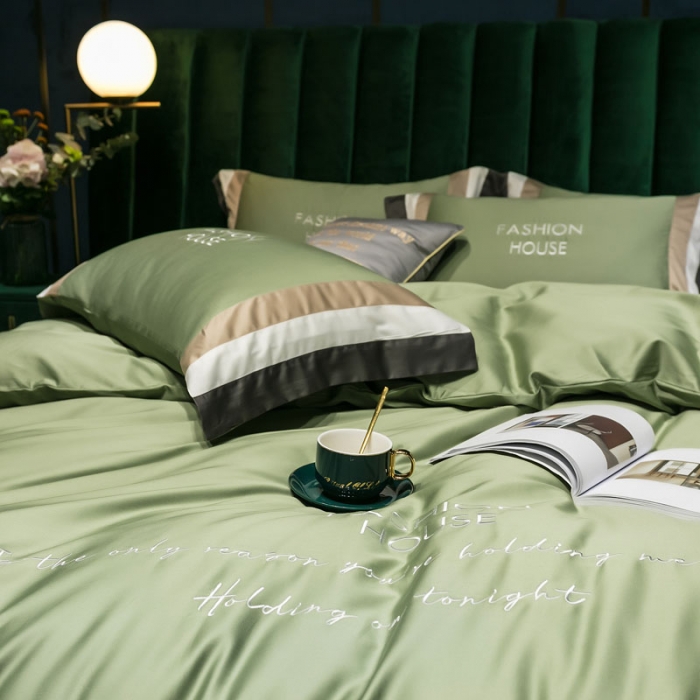 91家纺网 家纺一手货源 找家纺 爱缦 2020新款双面60S长绒棉绣花拼接款四件套 灰草绿