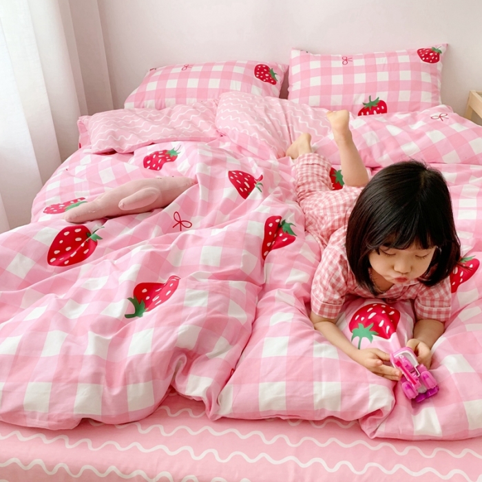 91家纺网 家纺一手货源 找家纺 顾里 2020新款ins网红全棉四件套 格子草莓