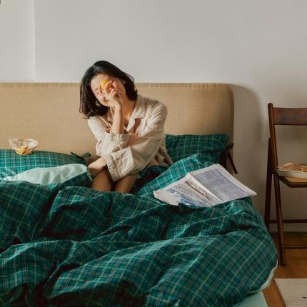 91家纺网 家纺一手货源 找家纺 （总）顾里 2020新款全棉系带复古格纹四件套