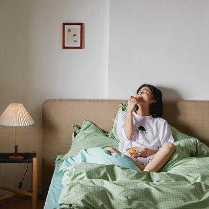 91家纺网 家纺一手货源 找家纺 顾里 2020新款全棉系带复古格纹四件套 茶绿格