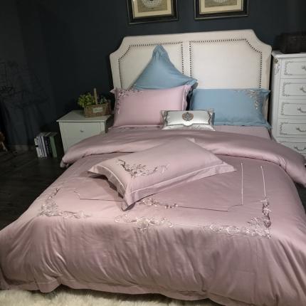 91家纺网 家纺一手货源 找家纺 玖玖爱 2020新款60S贡缎纹理绣花四件套 希伦花园-经典豆沙