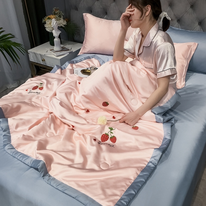 91家纺网 家纺一手货源 找家纺 澳梵 2022新款莫代尔绣花夏被四件套 草莓-粉