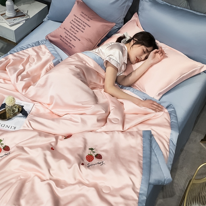 91家纺网 家纺一手货源 找家纺 澳梵 2022新款莫代尔绣花夏被四件套 草莓-粉