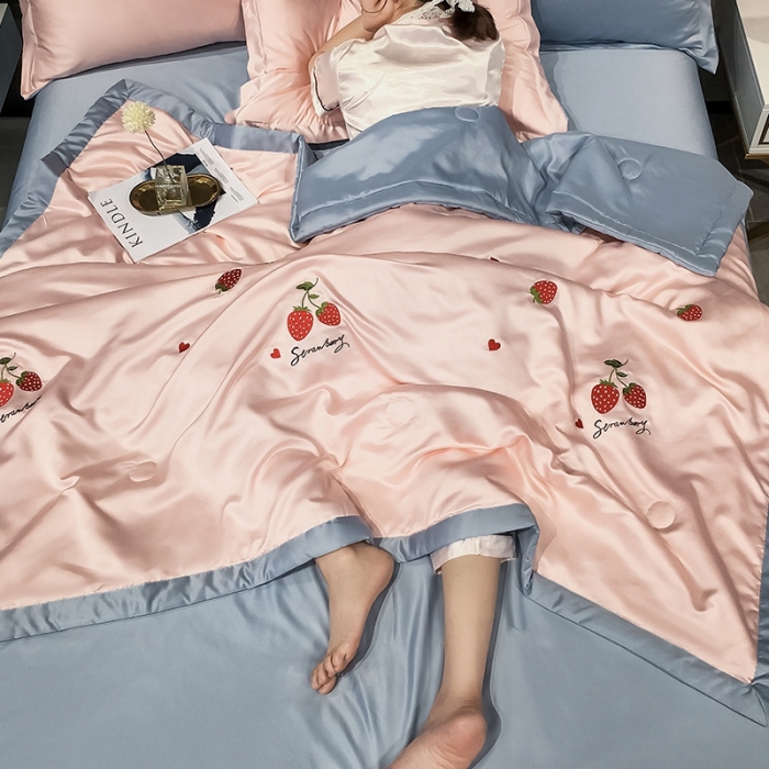 91家纺网 家纺一手货源 找家纺 澳梵 2022新款莫代尔绣花夏被四件套 草莓-粉