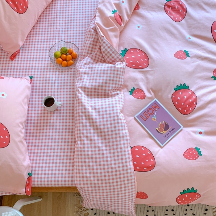 91家纺网 家纺一手货源 找家纺 星期八 2020新款13070全棉四件套亲子系列 小草莓