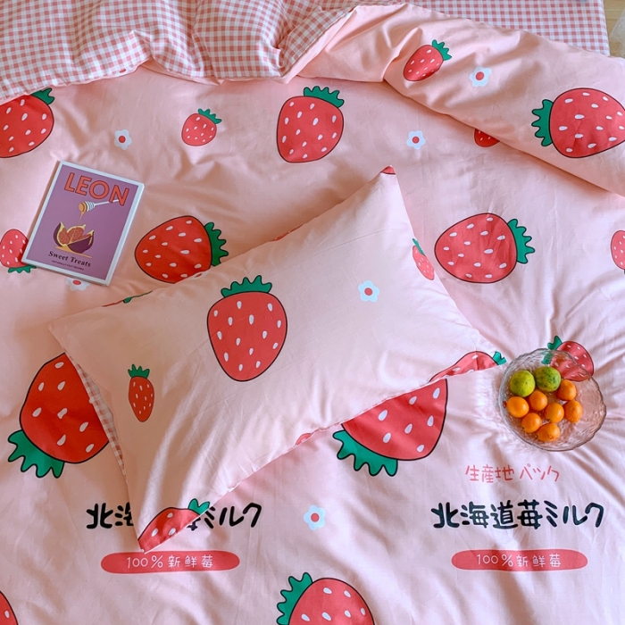 91家纺网 家纺一手货源 找家纺 星期八 2020新款13070全棉四件套亲子系列 小草莓